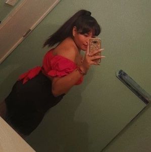 Meet your Posher, Clarissa